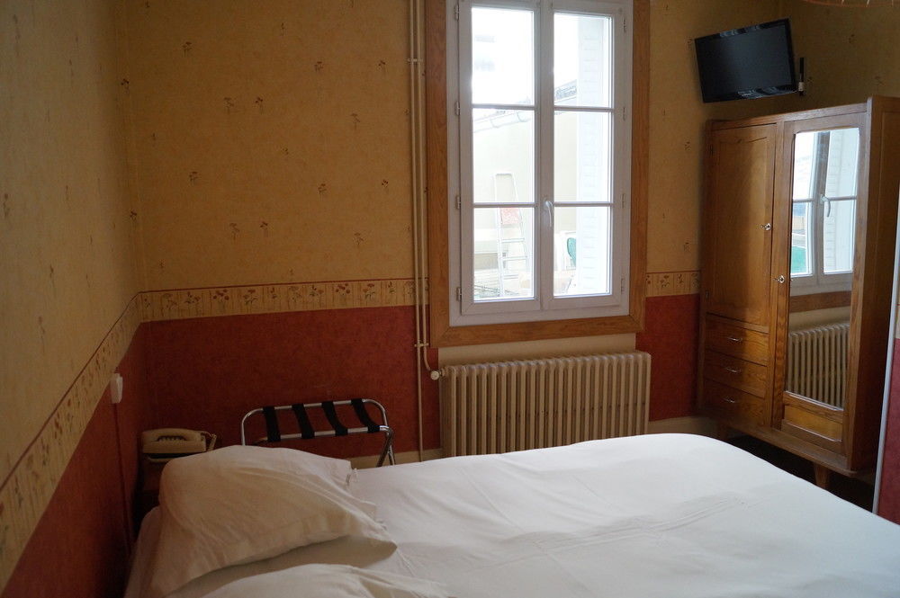 Hotel Des Ducs Невер Екстериор снимка